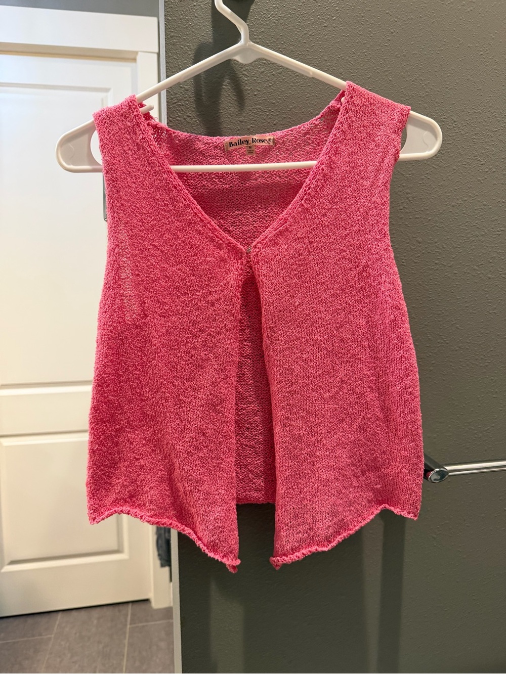 Bailey Rose Pink Textured Sleeveless Tank Top or Vest
